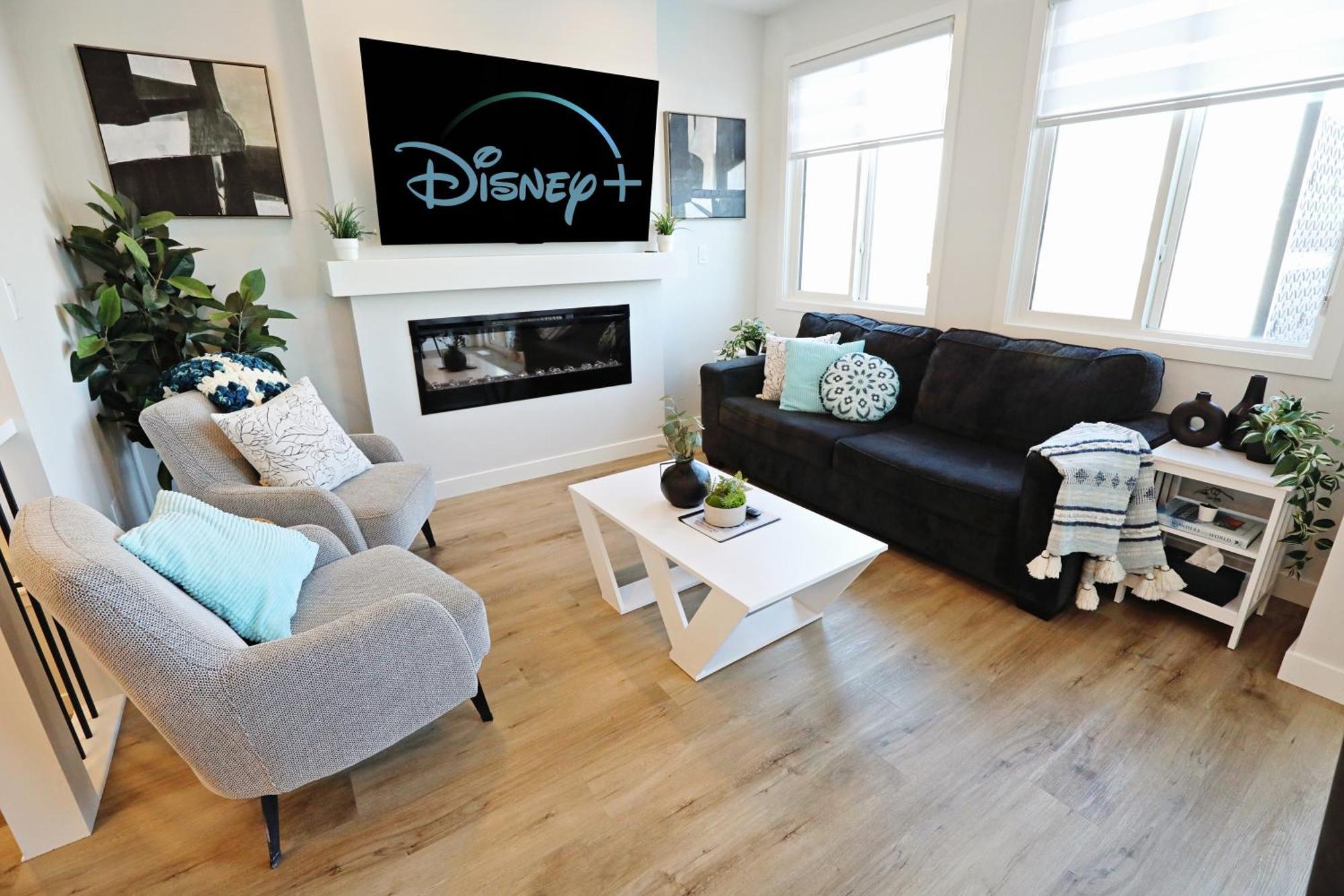 Stylish Home With 3 King Beds,Garage,Disney+ Edmonton Eksteriør bilde